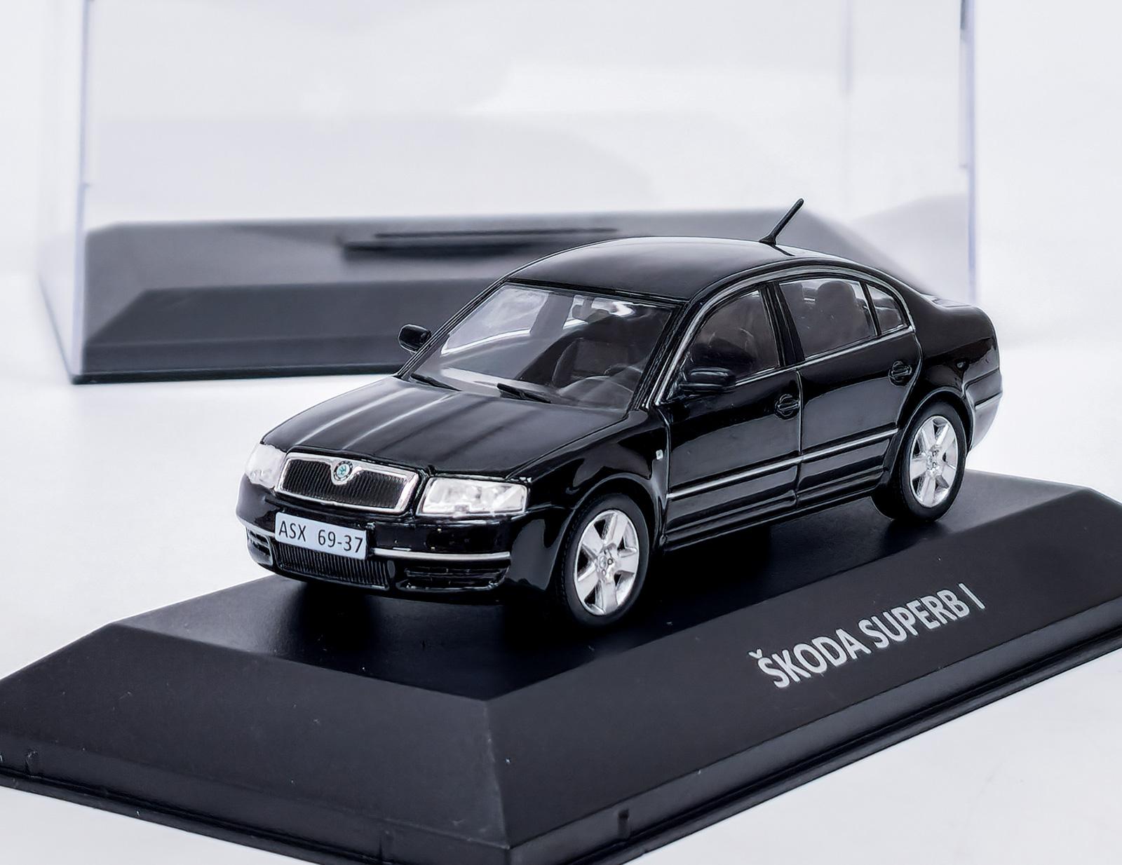 Škoda Superb I černá – DeAgostini 1:43